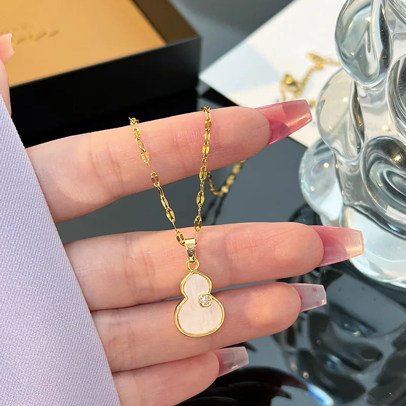 Chinese Style Mother-of-Pearl Gourd Pendant Necklace Pendant Necklace Nixie