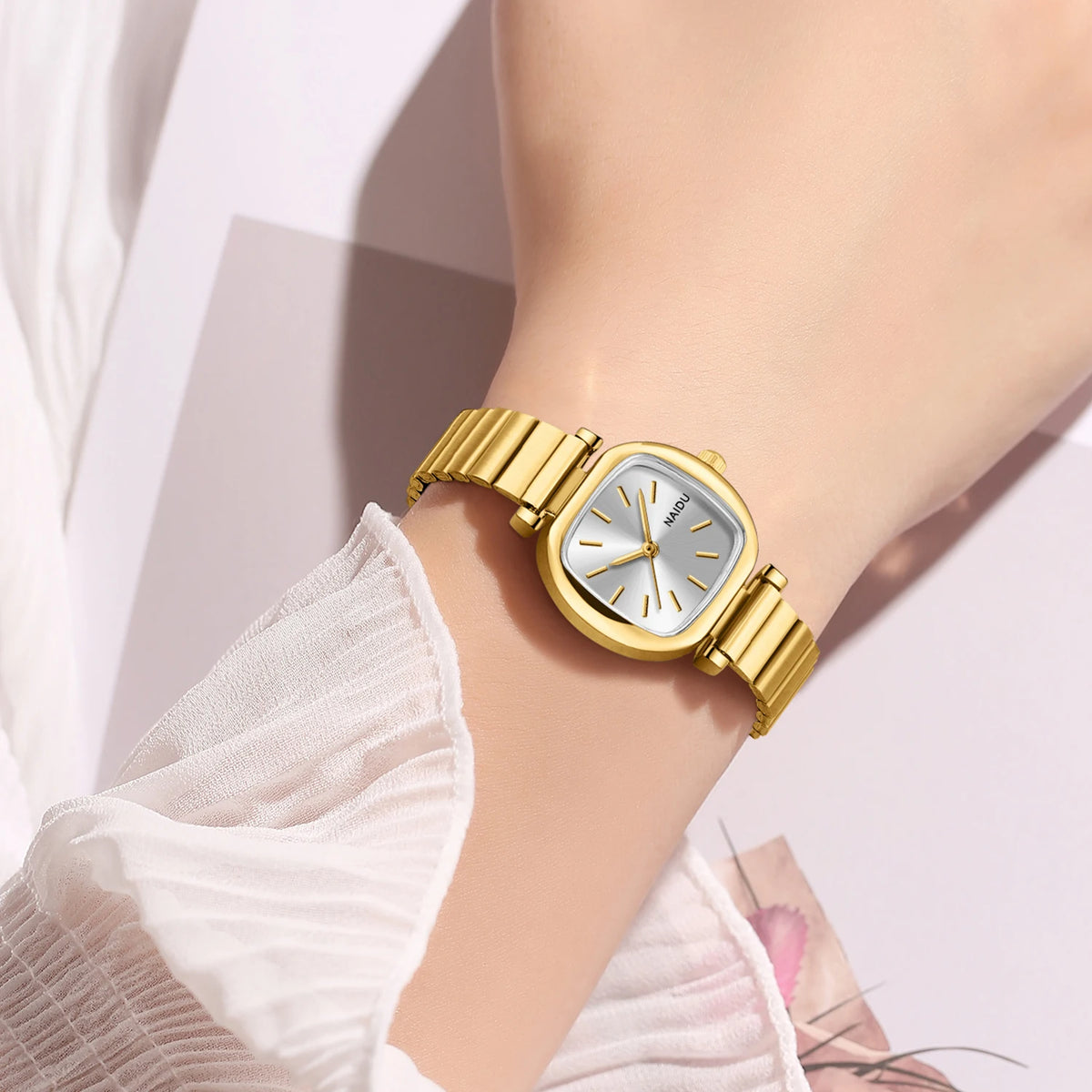 Women's Retro Quartz Watch – Stainless Steel Strap & Numberless Dial
