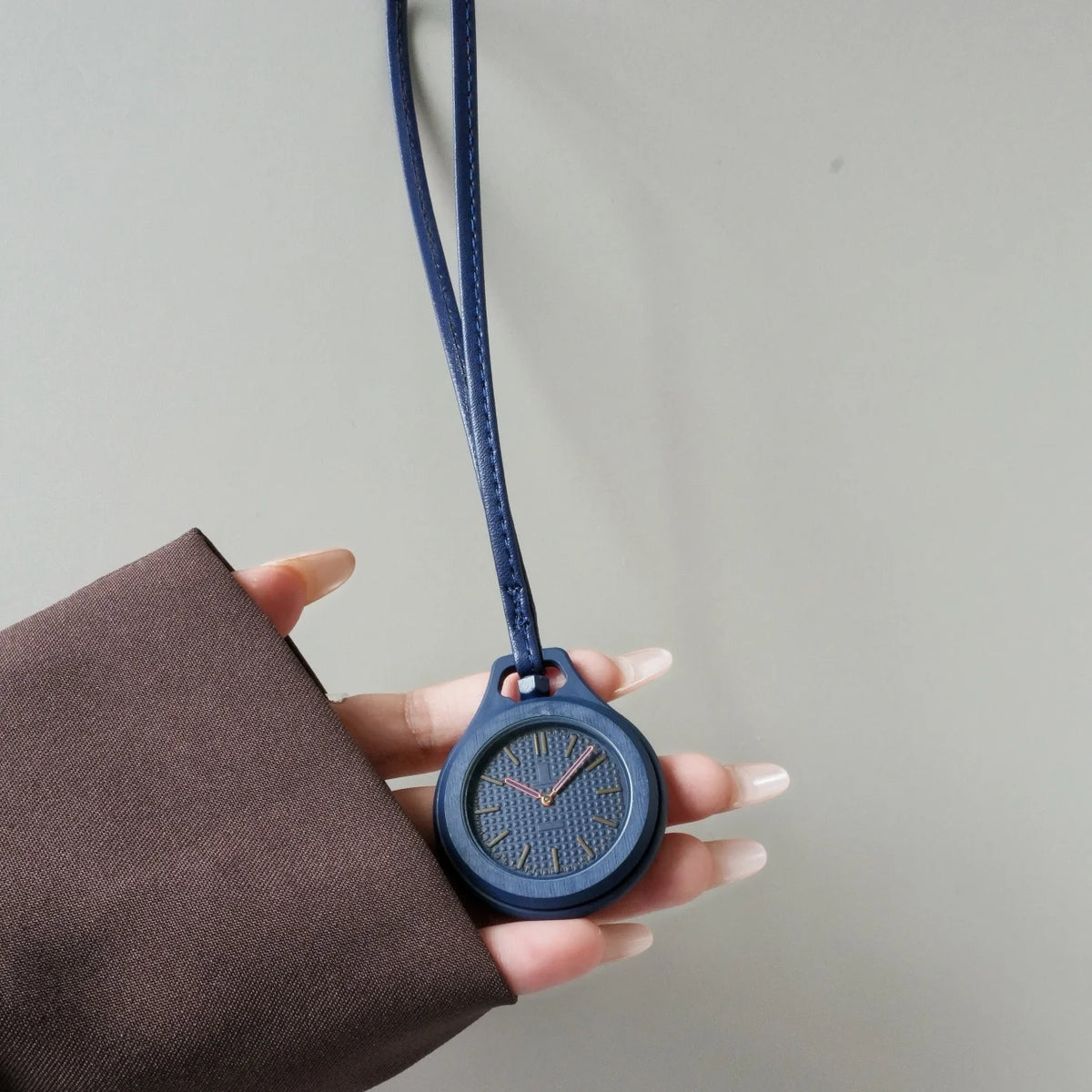REBIRTH Round Hanging Quartz Watch Backpack Pendant Clock Pendant Quartz Watch Nixie 1