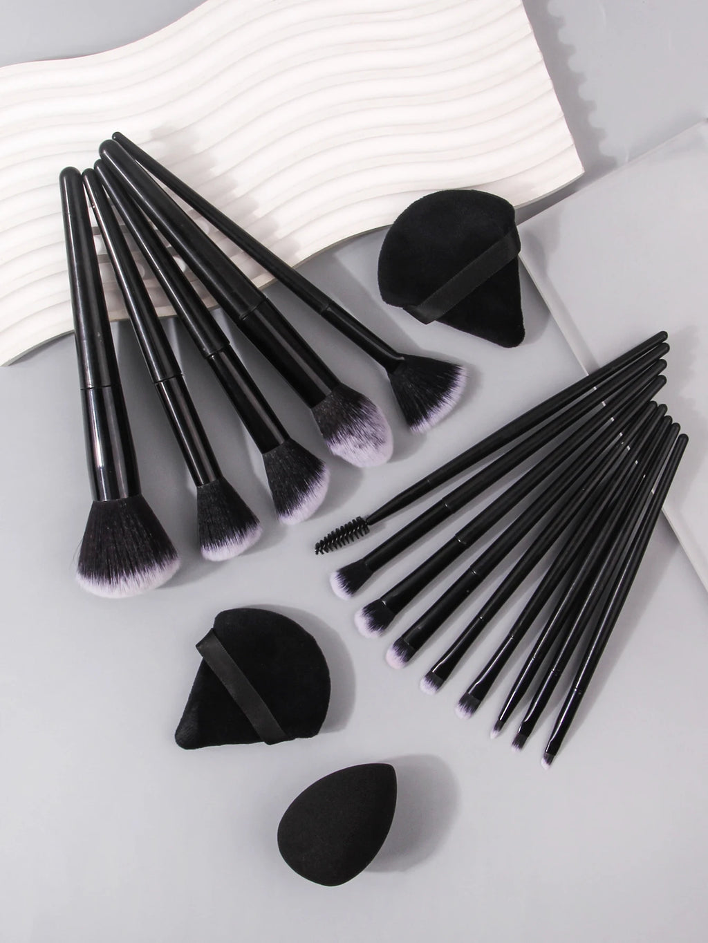Nixie 3–21 Pc Makeup Brush Set with Holder & Powder Puff Makeup Brush Set Nixie