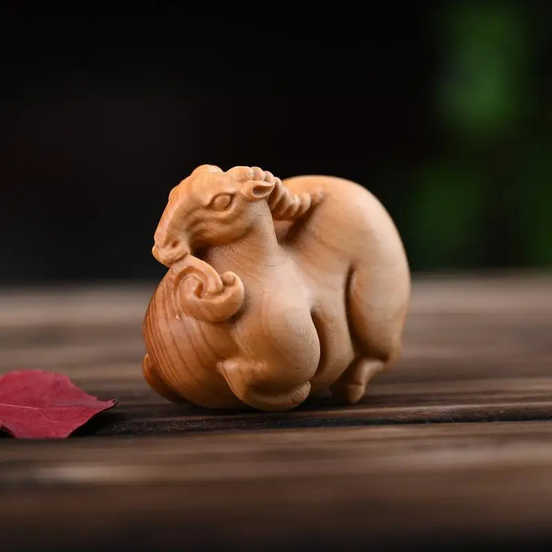 Hand-Carved Thuja Wood Zodiac Sheep Figurine Desk Ornament Wood Carving Figurine Nixie