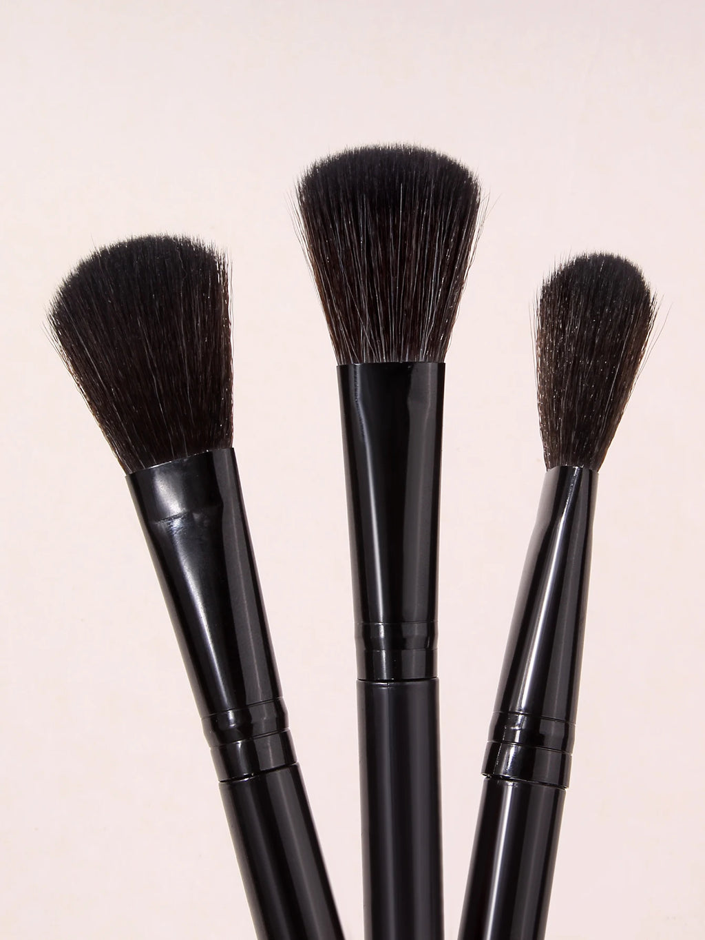 3-Piece Makeup Brush Kit – Powder, Blush & Loose Powder Set Makeup Brush Set Nixie