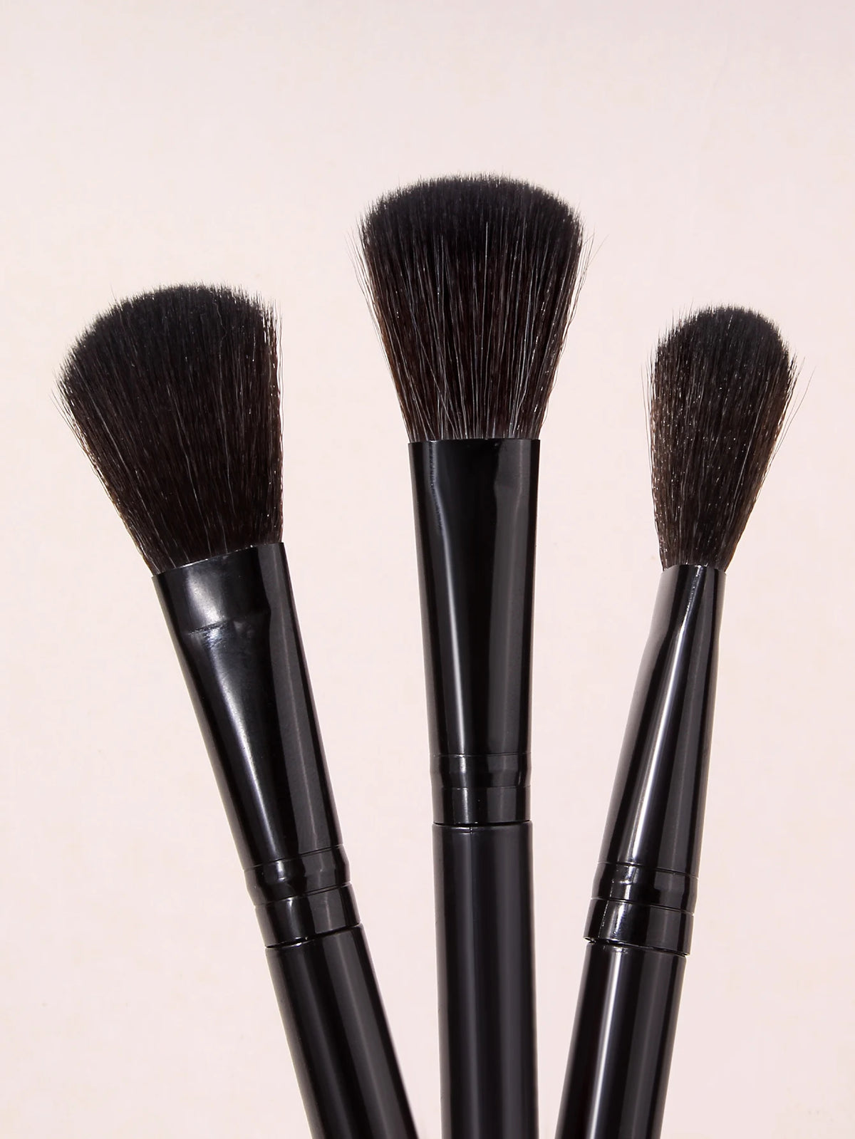 3-Piece Makeup Brush Kit – Powder, Blush & Loose Powder Set Makeup Brush Set Nixie