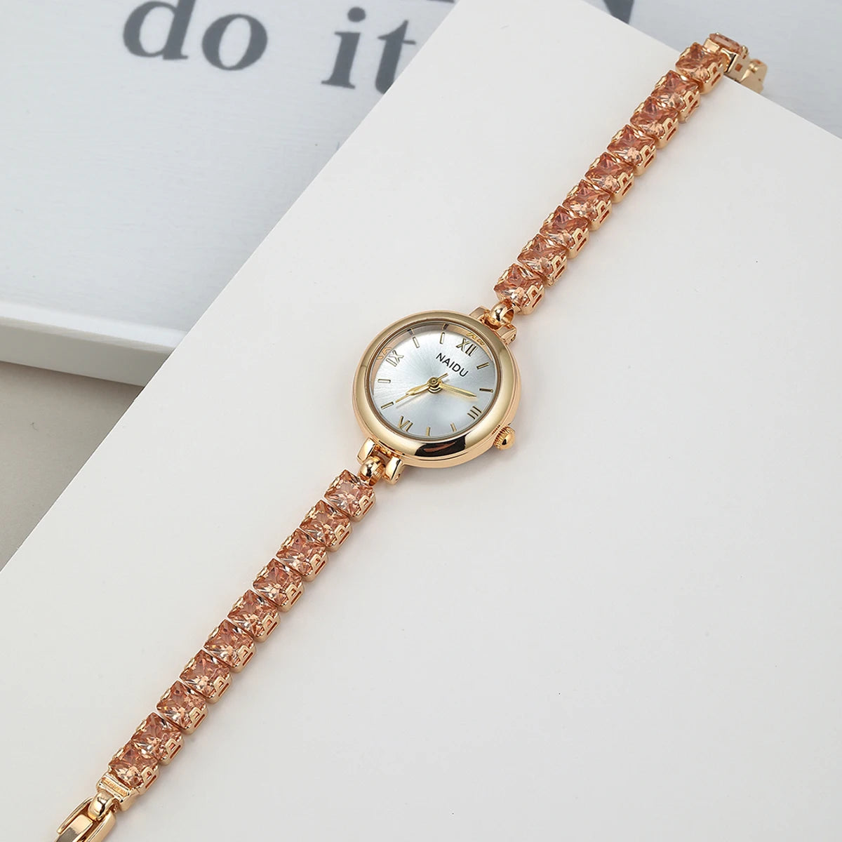 Women's Colorful Rhinestone Quartz Watch – Casual Elegance