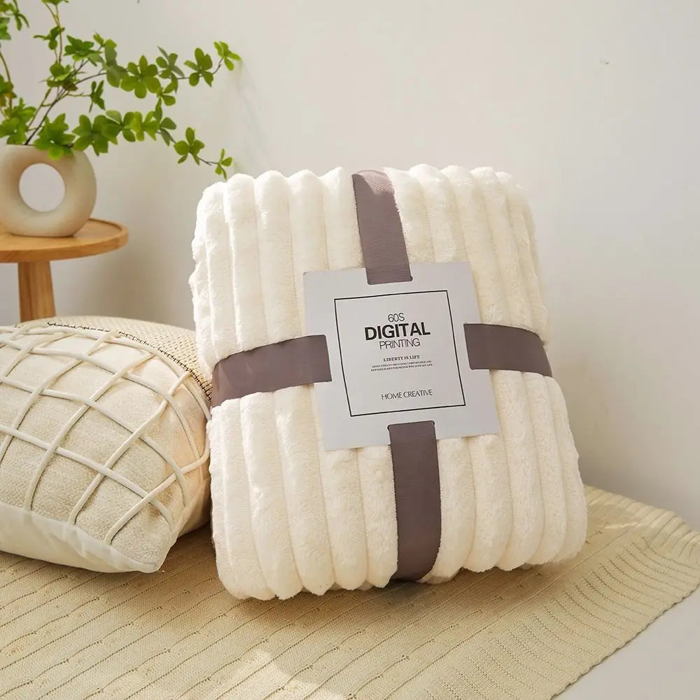 Double-Sided Coral Fleece Bunny Blanket – Soft & Breathable Throw Blanket Nixie