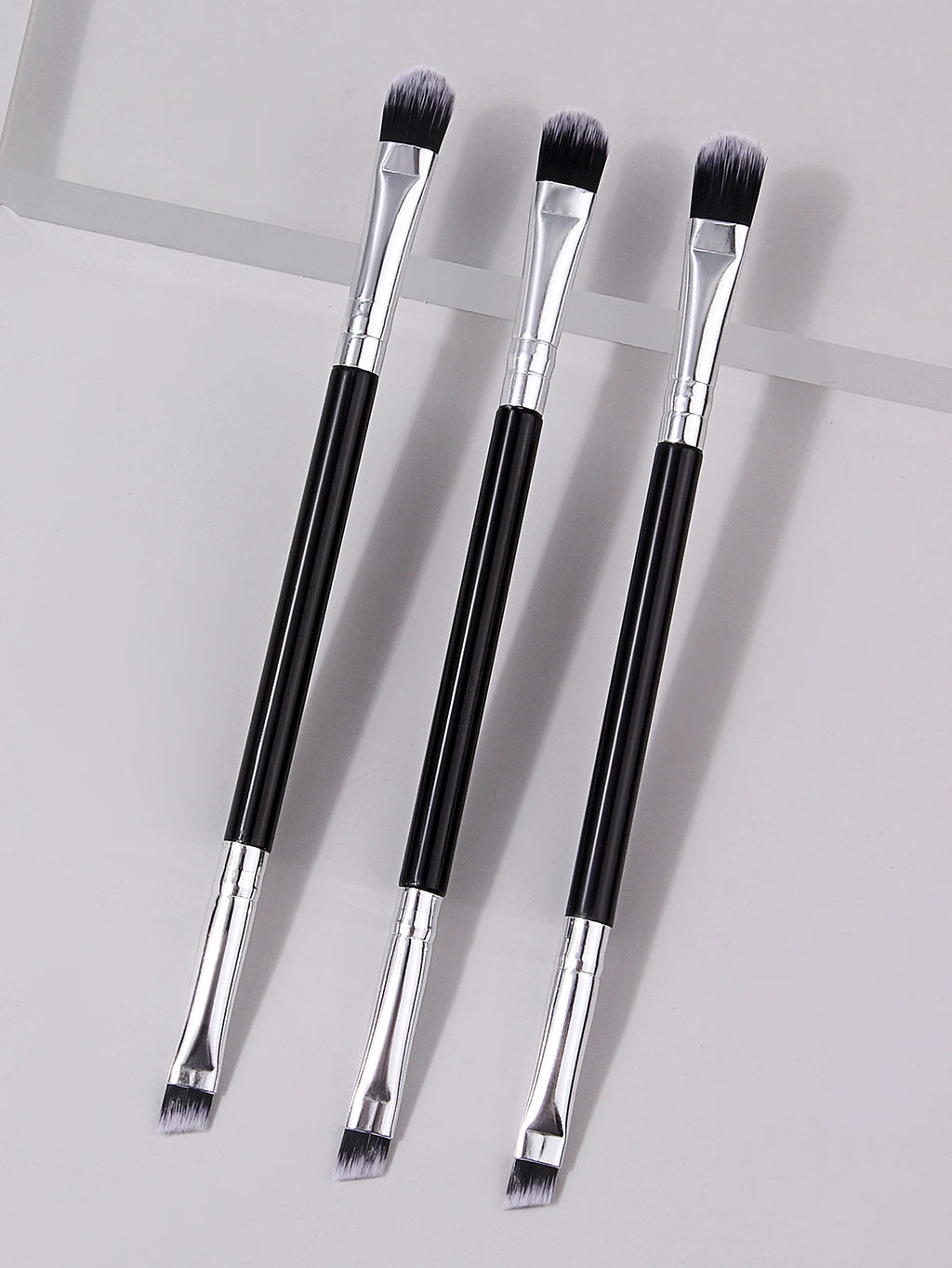 3-Piece Dual-Ended Makeup Brush Set – Eye & Concealer Kit Makeup Brush Set Nixie