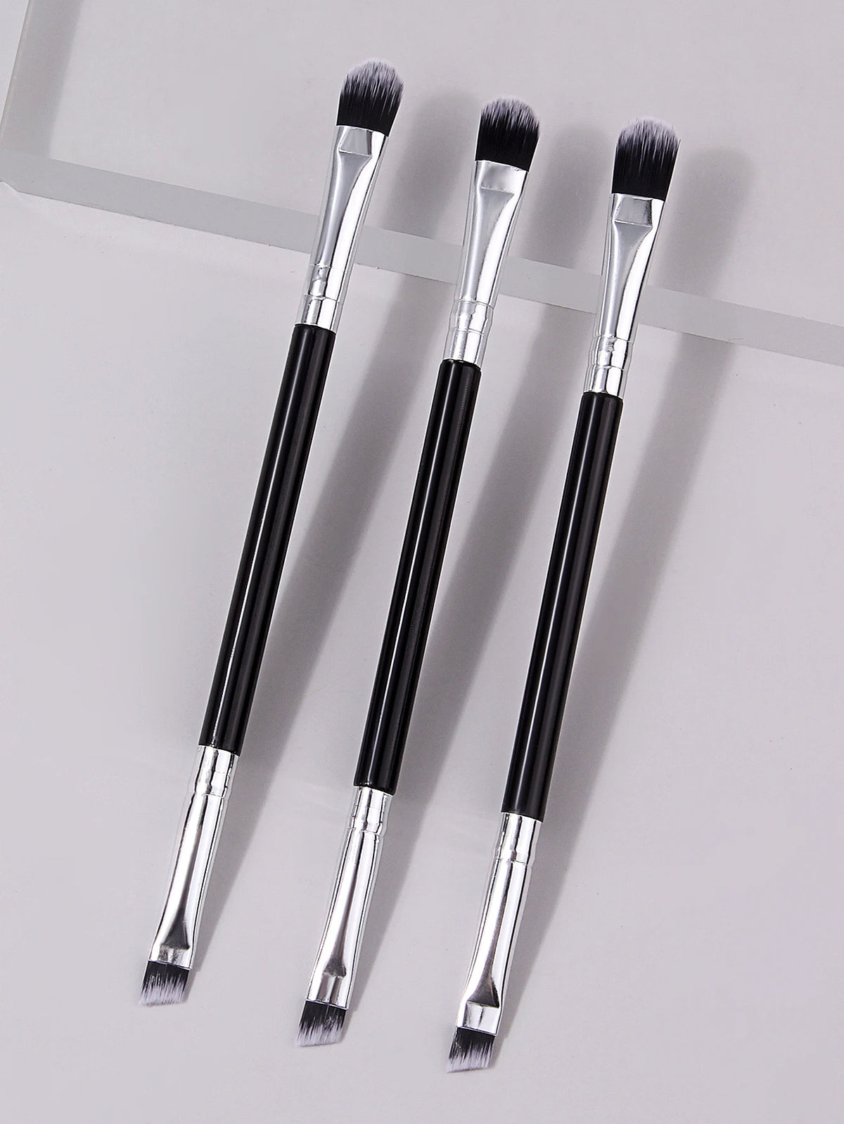 3-Piece Dual-Ended Makeup Brush Set – Eye & Concealer Kit Makeup Brush Set Nixie
