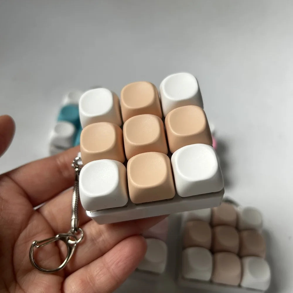 DIY Keyboard Keycap Fidget Keychain Clicker Toy – 4 or 9 Keys Fidget Keychain Toy Nixie Q