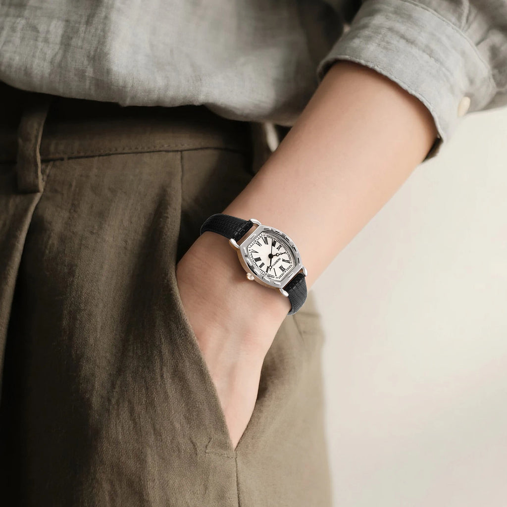 REBIRTH Women's Quartz Watch – Leather Strap & Roman Numerals Women's Quartz Watch Nixie