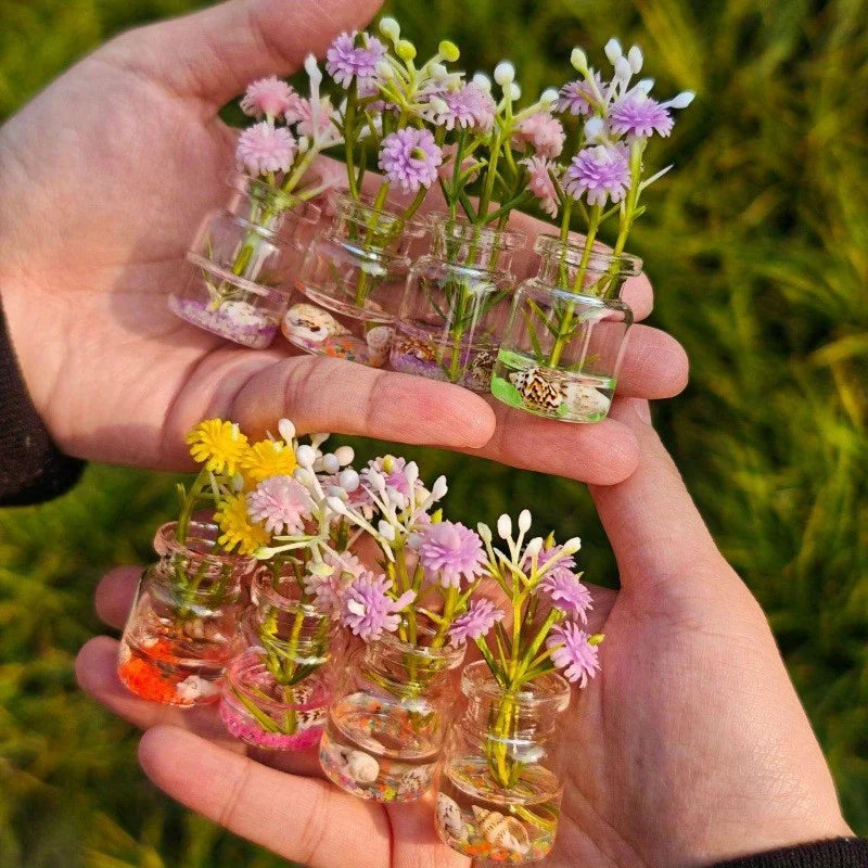 4-Pack Glow in the Dark Mini Glass Vases with Artificial Flowers Decorative Vase Set Nixie