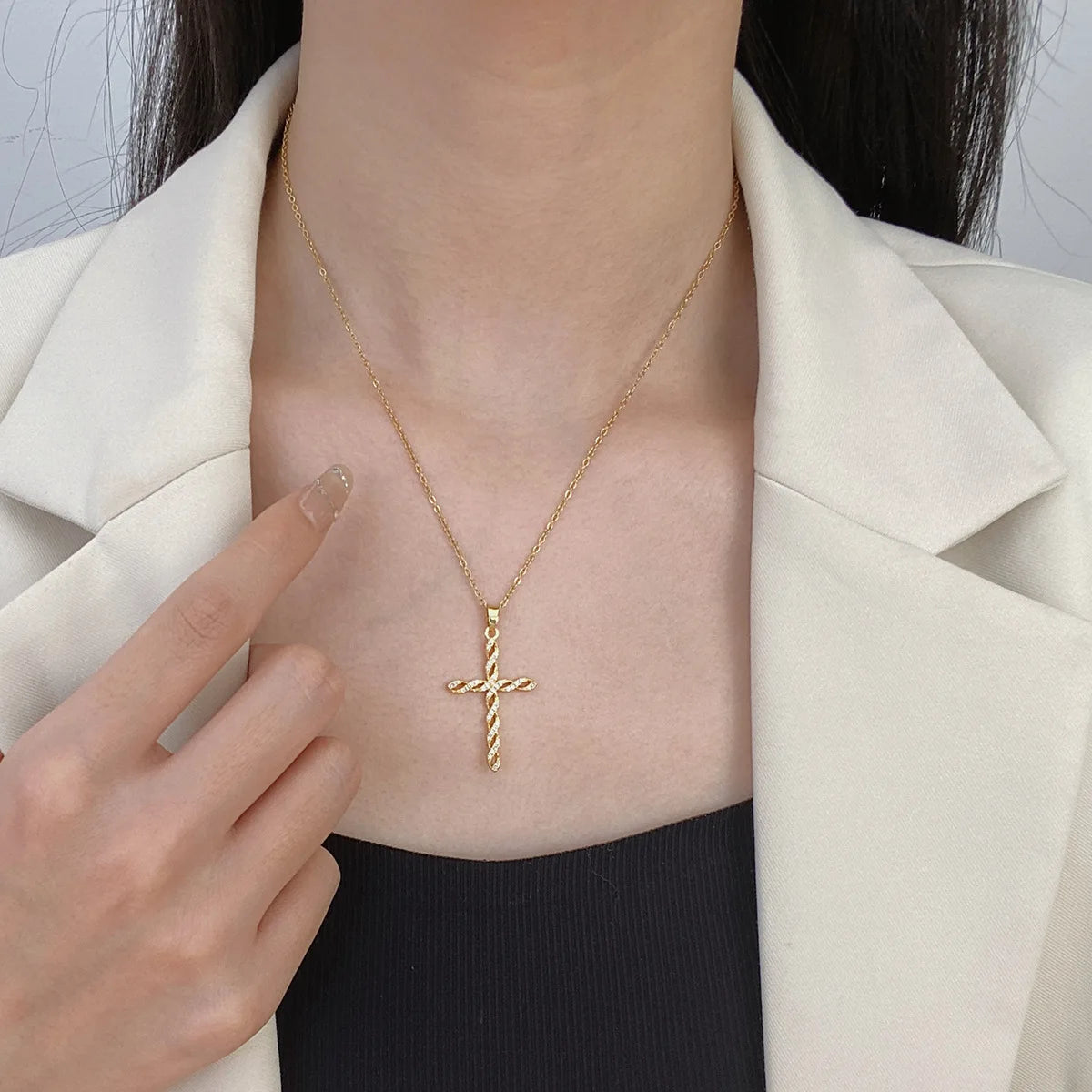 Vintage 3D Twist Cross Pendant Necklace – Copper & Rhinestone Pendant Necklace Nixie