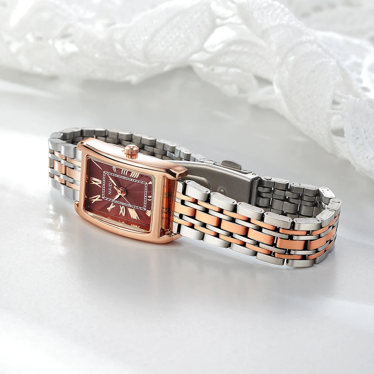 Casual Fashion Quartz Watch – Alloy Strap & Roman Numeral Dial Quartz Wrist Watch Nixie
