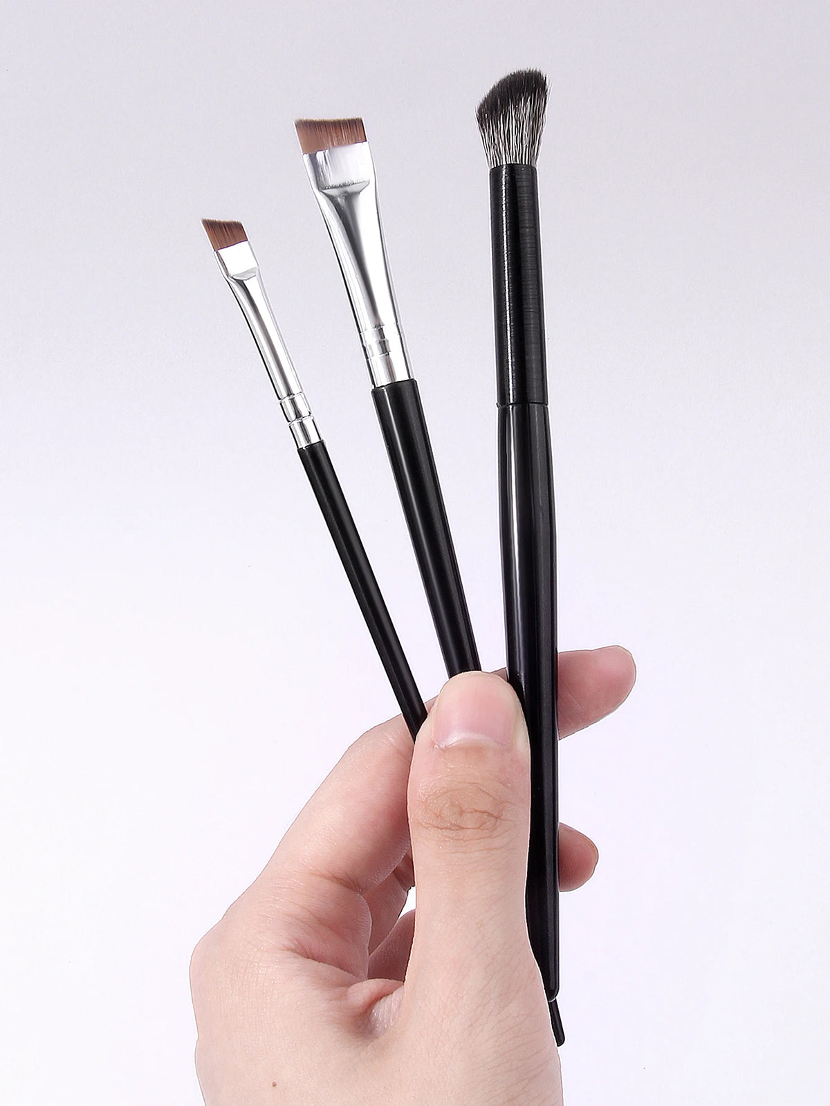 3-Piece Eye Makeup Brush Set – Eyeliner, Brow & Blending Eye Makeup Brushes Nixie