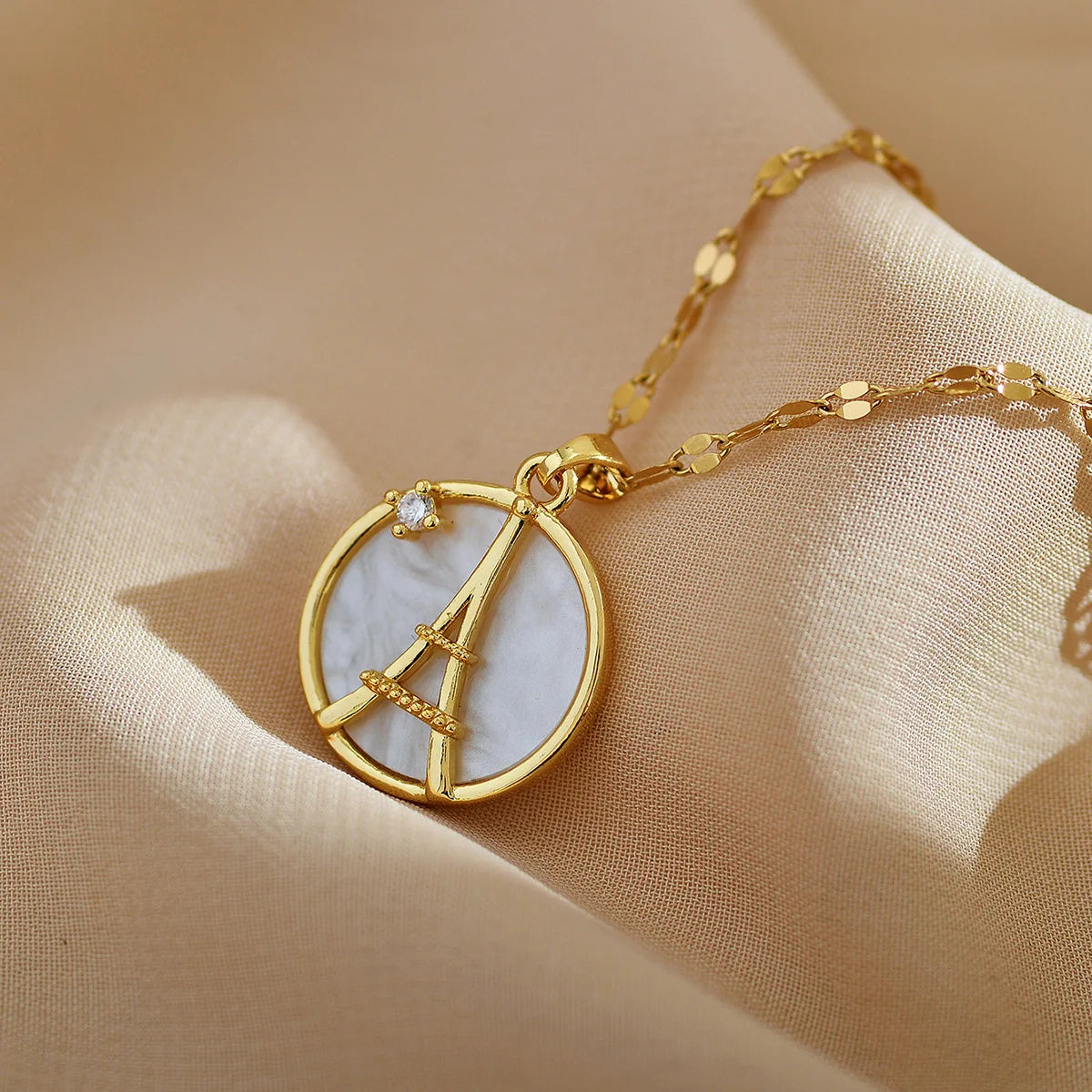 Eiffel Tower Pendant Necklace Gold Stainless Steel Clavicle Chain Pendant Necklace Nixie