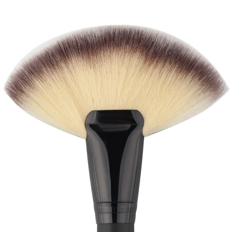 Fan Shape Makeup Brush – Wood Handle & Soft Synthetic Hair Makeup Brush Nixie