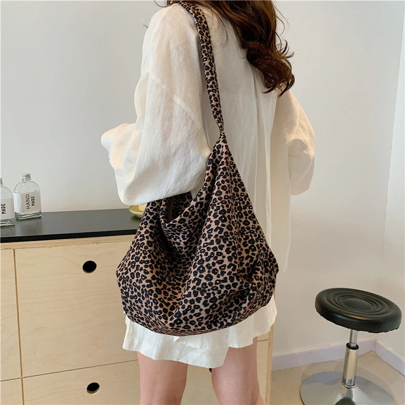 Women's Canvas Dumpling Tote Bag – Japanese Minimalist Style Canvas Tote Bag Nixie