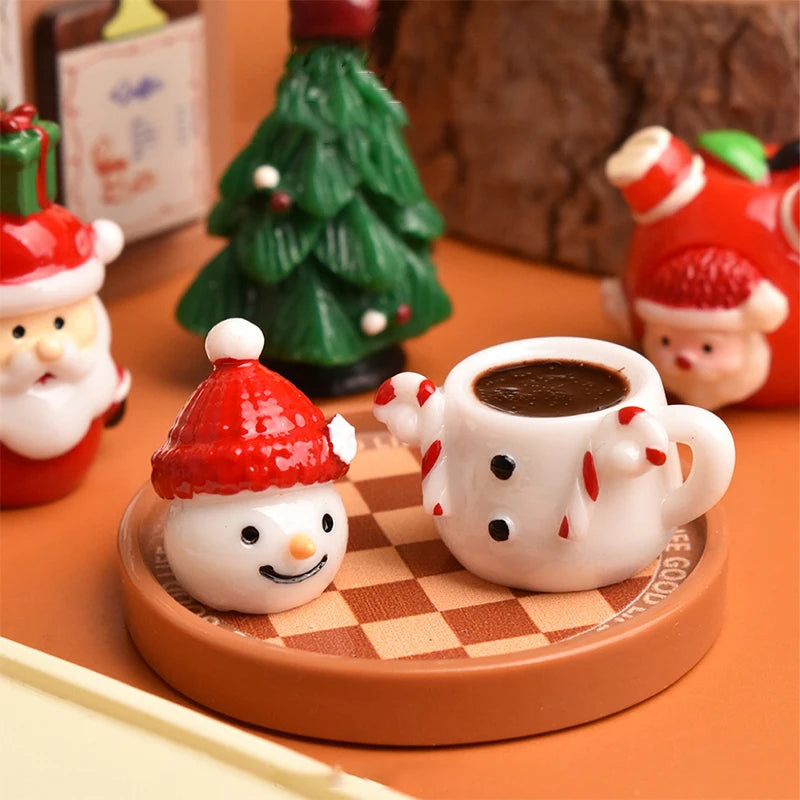 Mini Snowman Teacup Decoration – Miniature Christmas Resin Scene Set