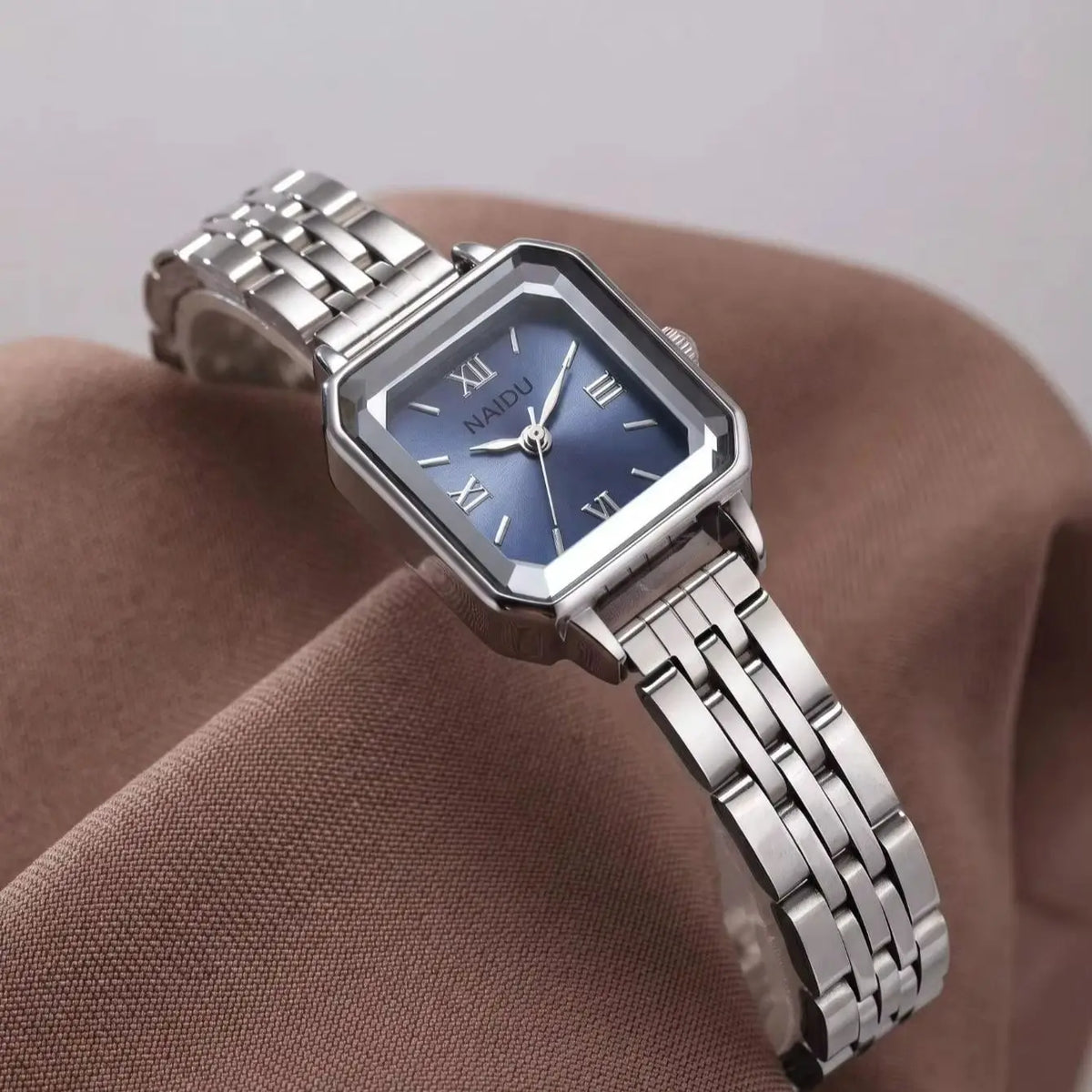 REBIRTH Women's Retro Quartz Watch – Light Luxury Daily Style Women's Quartz Watch Nixie