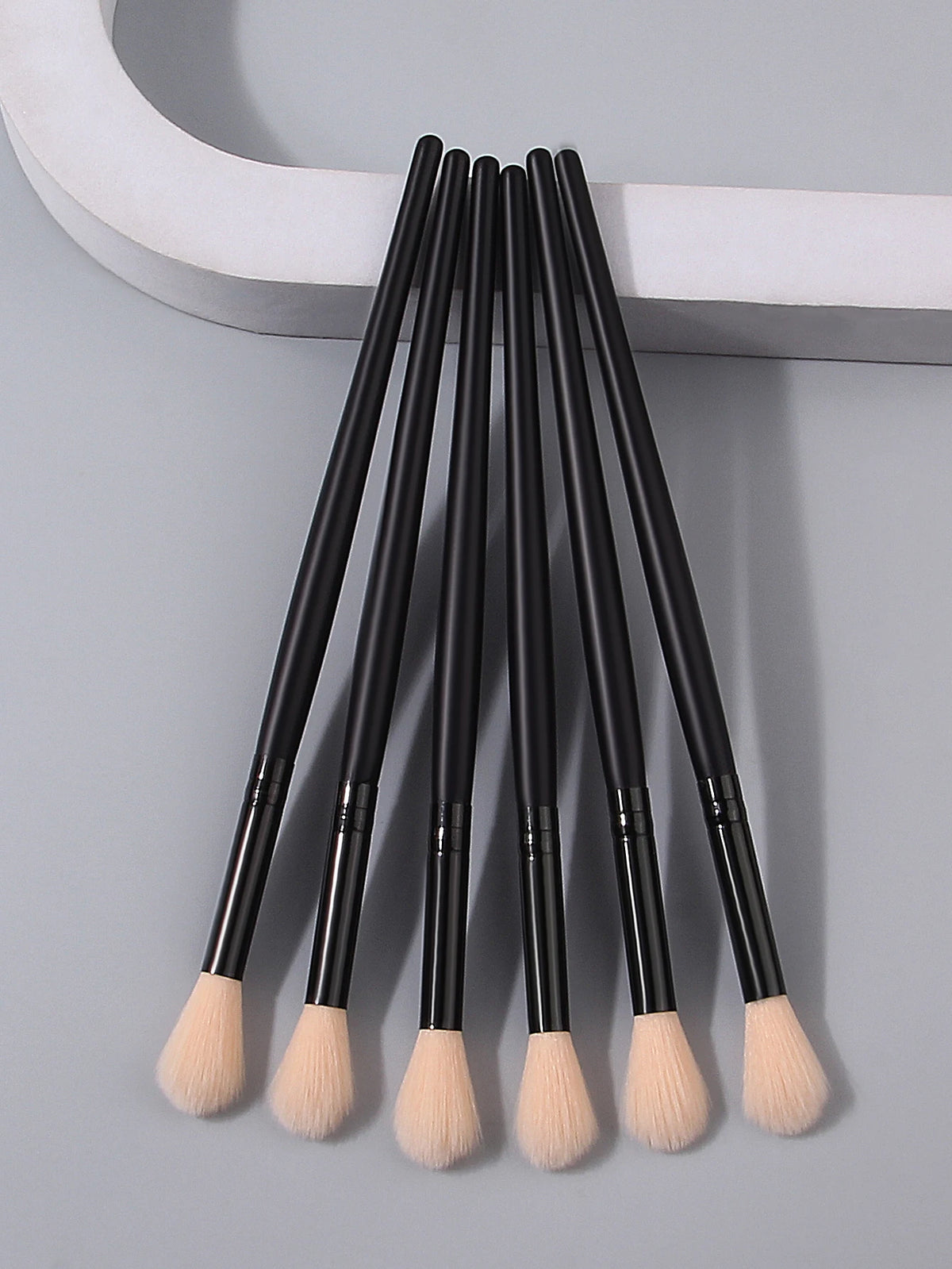 6-Piece Wooden Handle Makeup Brush Set – Blush & Highlighter Makeup Brush Set Nixie