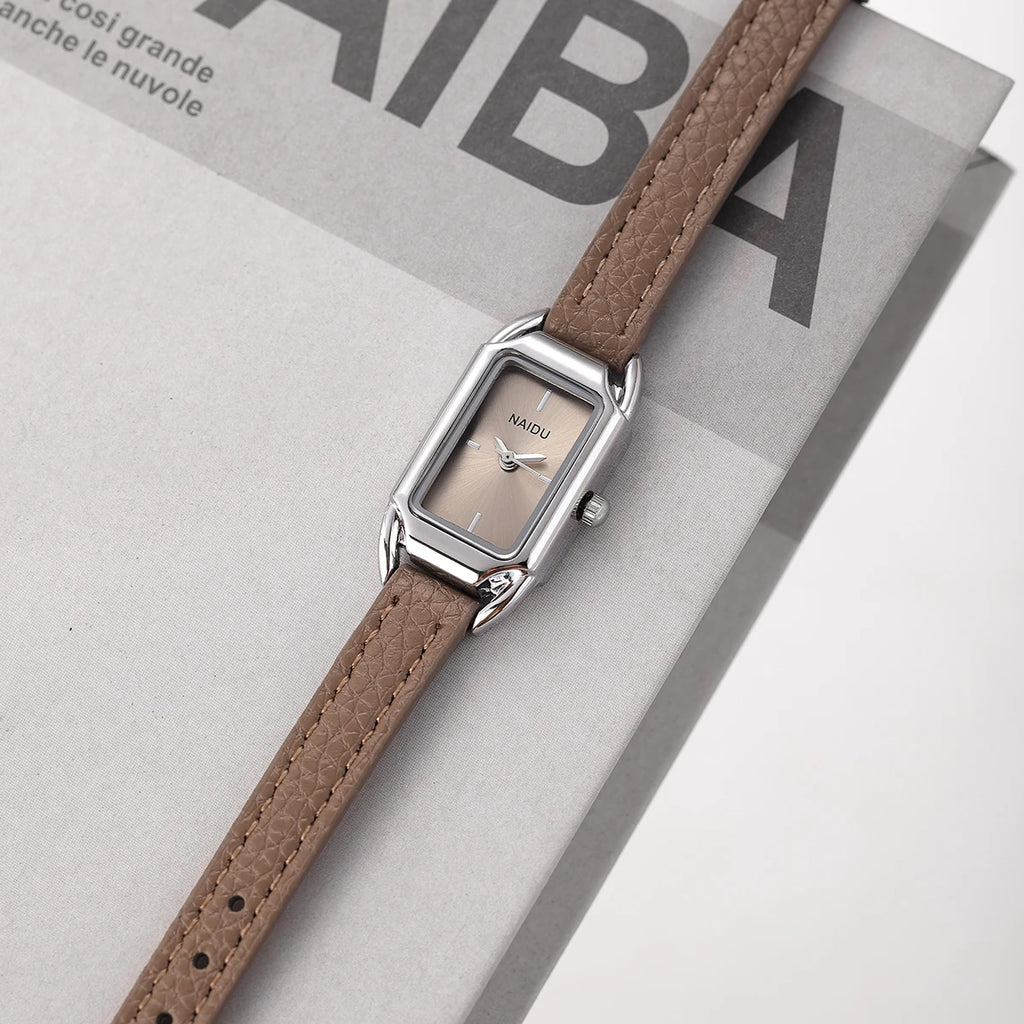 Women's Retro Quartz Watch – Leather Band, Numberless Dial Women's Quartz Watch Nixie