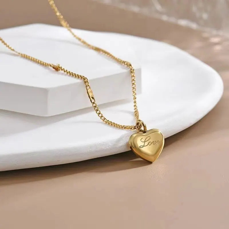 Gold Heart Pendant Necklace – Engraved Love Collarbone Chain Pendant Necklace Nixie