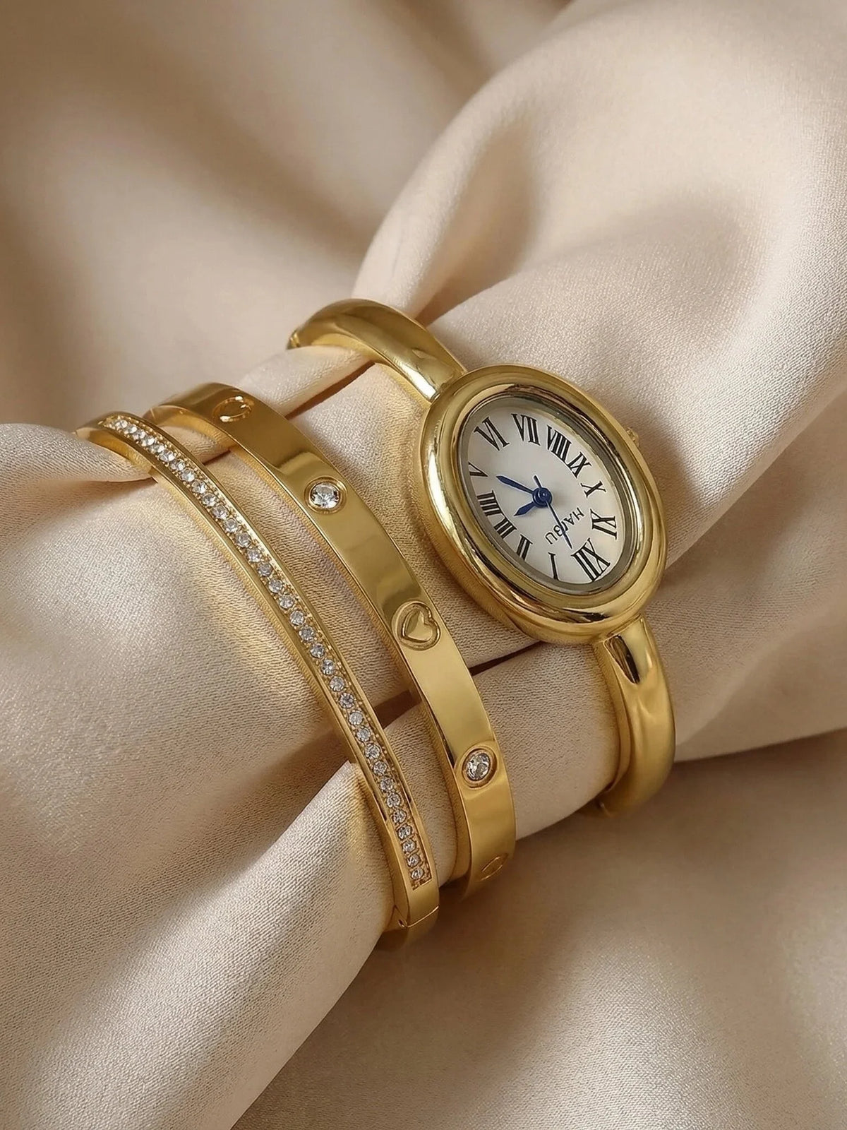 Naidu 3-Piece Bracelet Watch Set – Quartz Roman Numeral Bracelet Watch Set Nixie