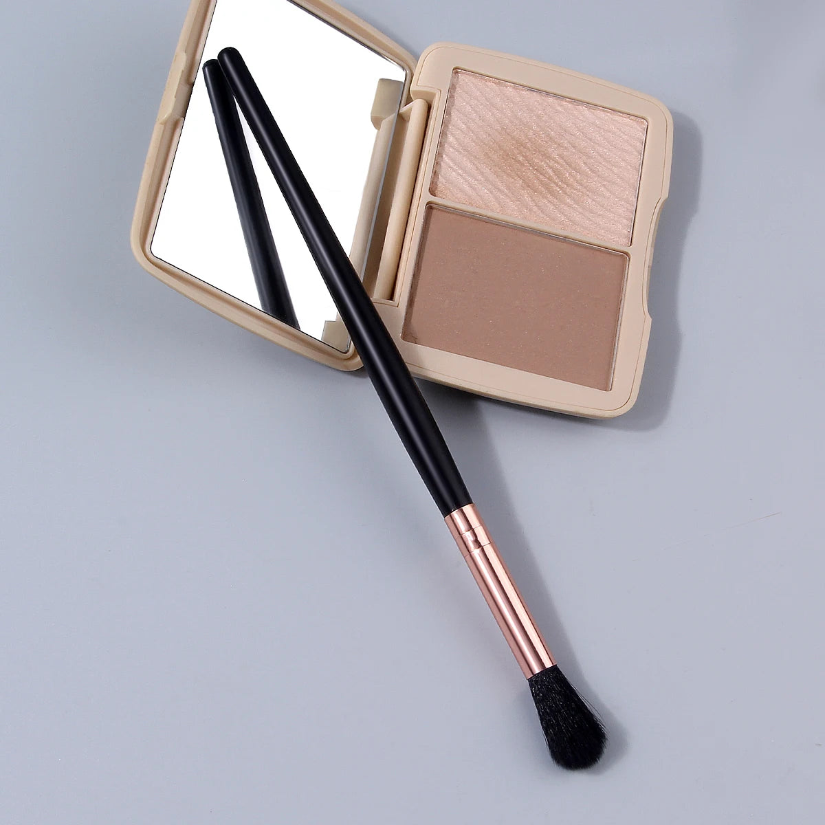 Nixie Multifunctional Highlighter Blush & Contour Makeup Brush Makeup Brush Nixie black