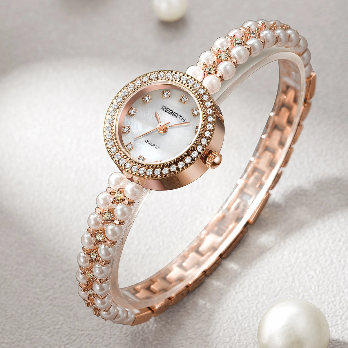 Luxury Women's Bracelet Quartz Watch – Vintage Small Dial Women's Quartz Watch Nixie