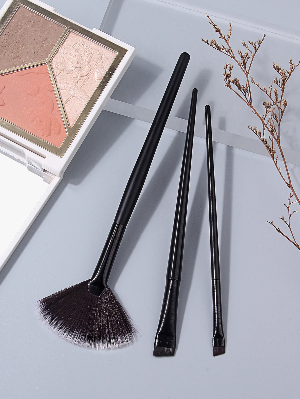 3-Piece Fan Highlighter & Angled Eyebrow Makeup Brush Set Makeup Brush Set Nixie