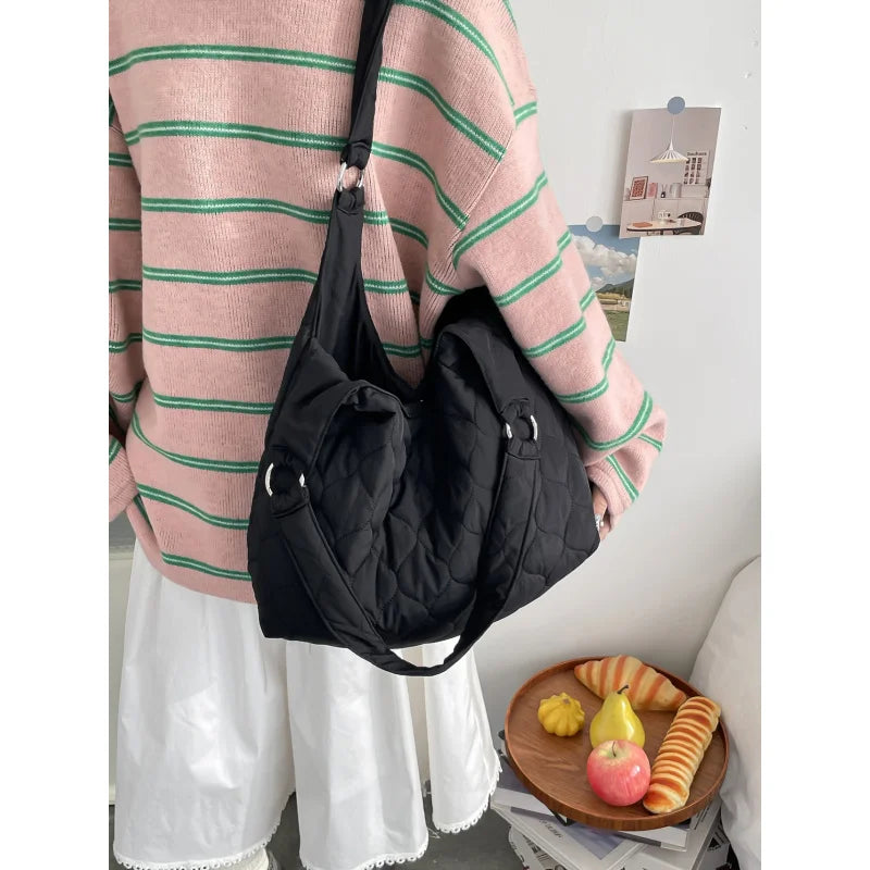 Korean Quilted Shoulder Bag – Large Capacity Women's Tote Quilted Shoulder Bag Nixie