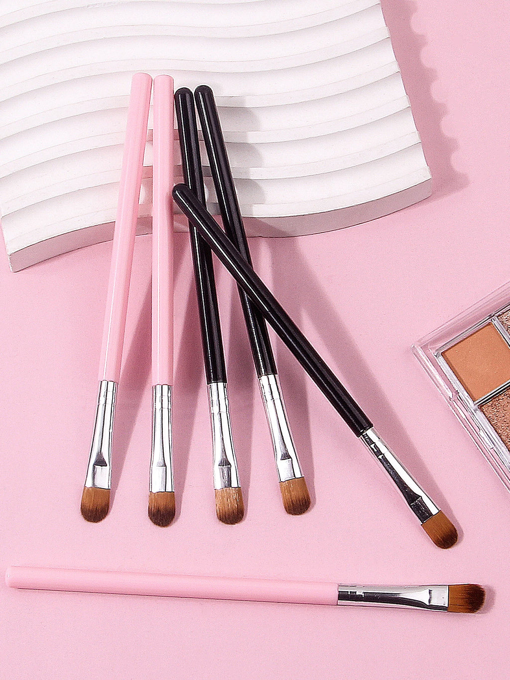 6-Piece Eyeshadow Brush Set – Blending & Concealer Brushes Eyeshadow Brush Set Nixie