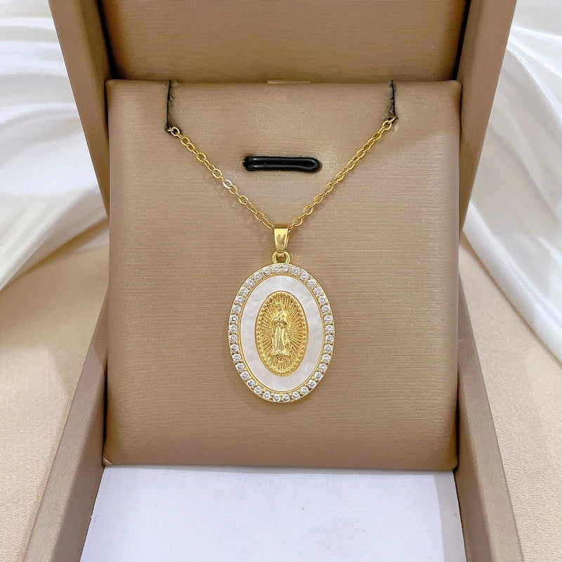 Egg-Shape Portrait Pendant Necklace | Gold Clavicle Chain Pendant Necklace Nixie