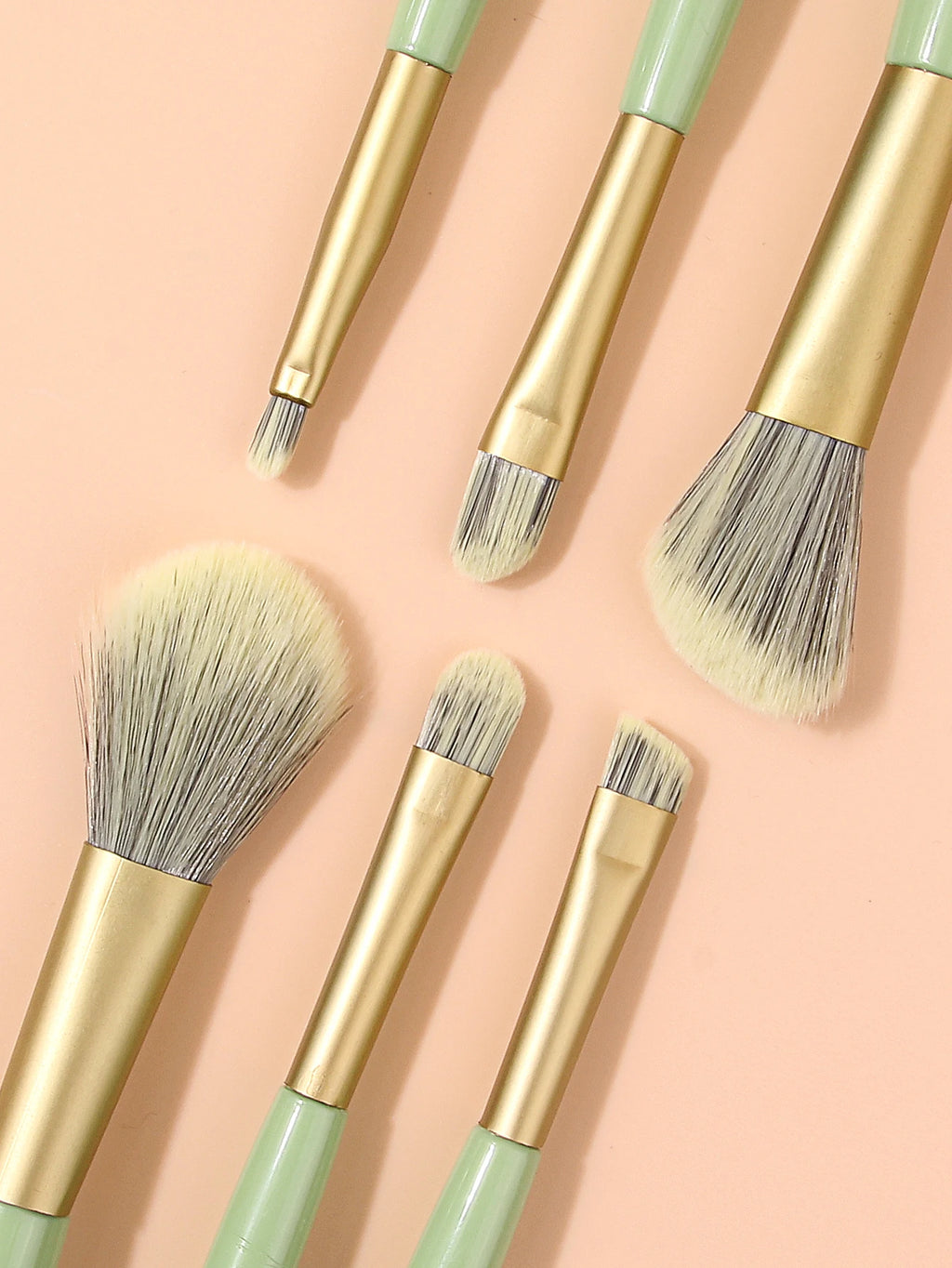 8-Piece Makeup Brush Kit – Soft Synthetic Brushes & Finger Puffs Makeup Brush Set Nixie