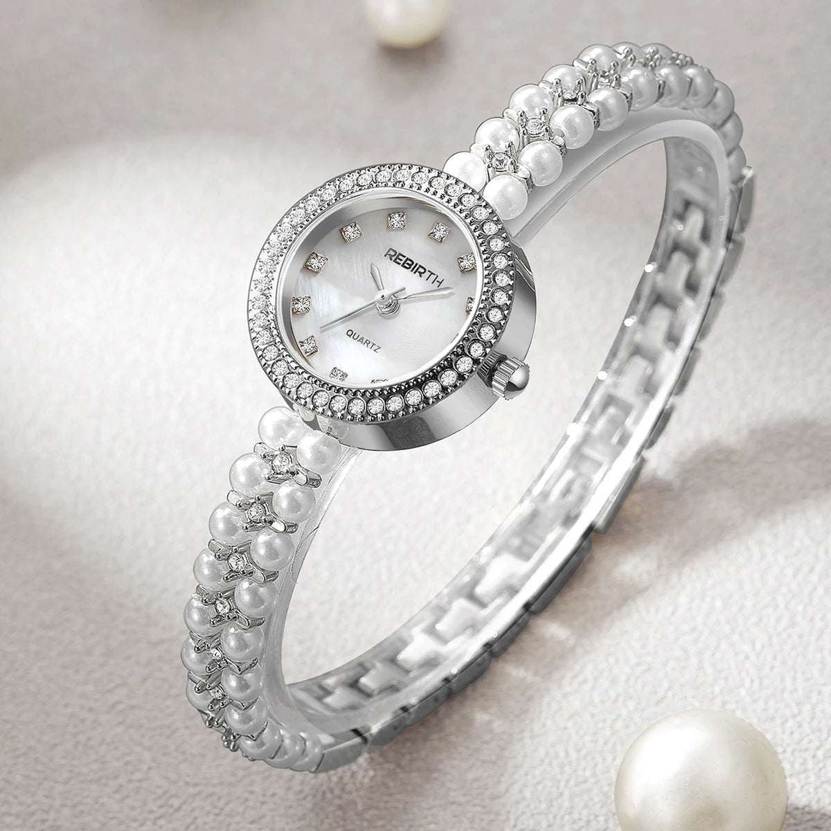 Luxury Women's Bracelet Quartz Watch – Vintage Small Dial Women's Quartz Watch Nixie