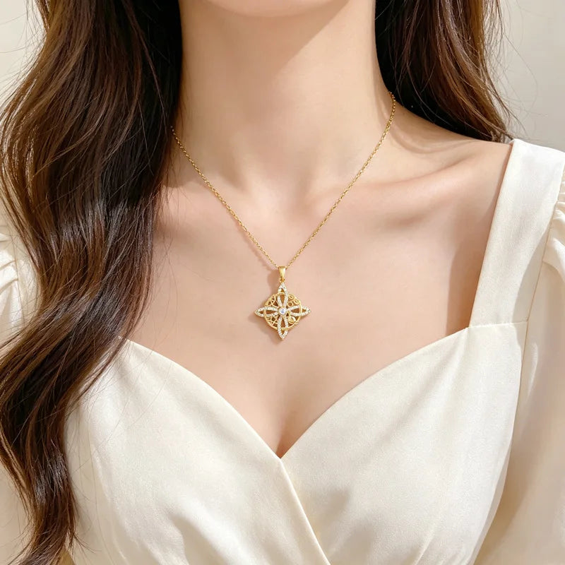 Lucky Clover Pendant Necklace – Gold Plated Stainless Steel Pendant Necklace Nixie