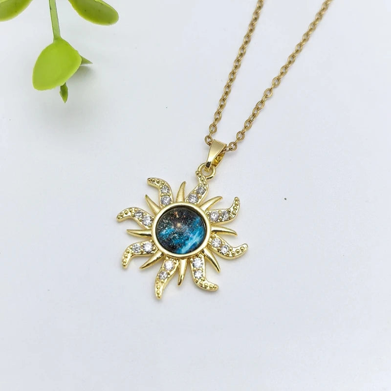 Women's Sunflower Pendant Necklace Gold Stainless Steel Clavicle Pendant Necklace Nixie