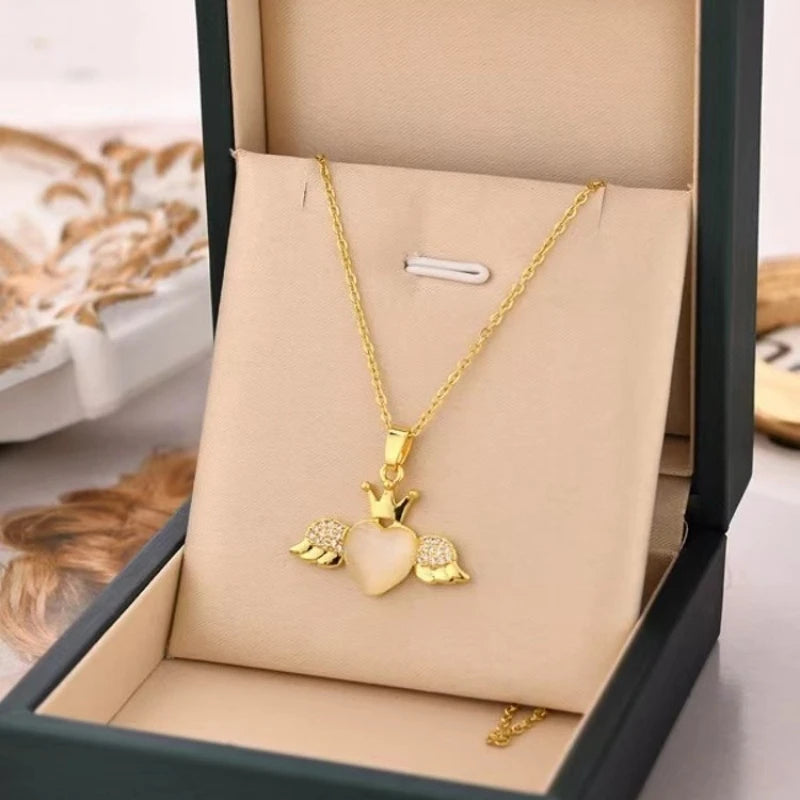 Women's Love Heart Wings Pendant Necklace – Gold Plated Pendant Necklace Nixie