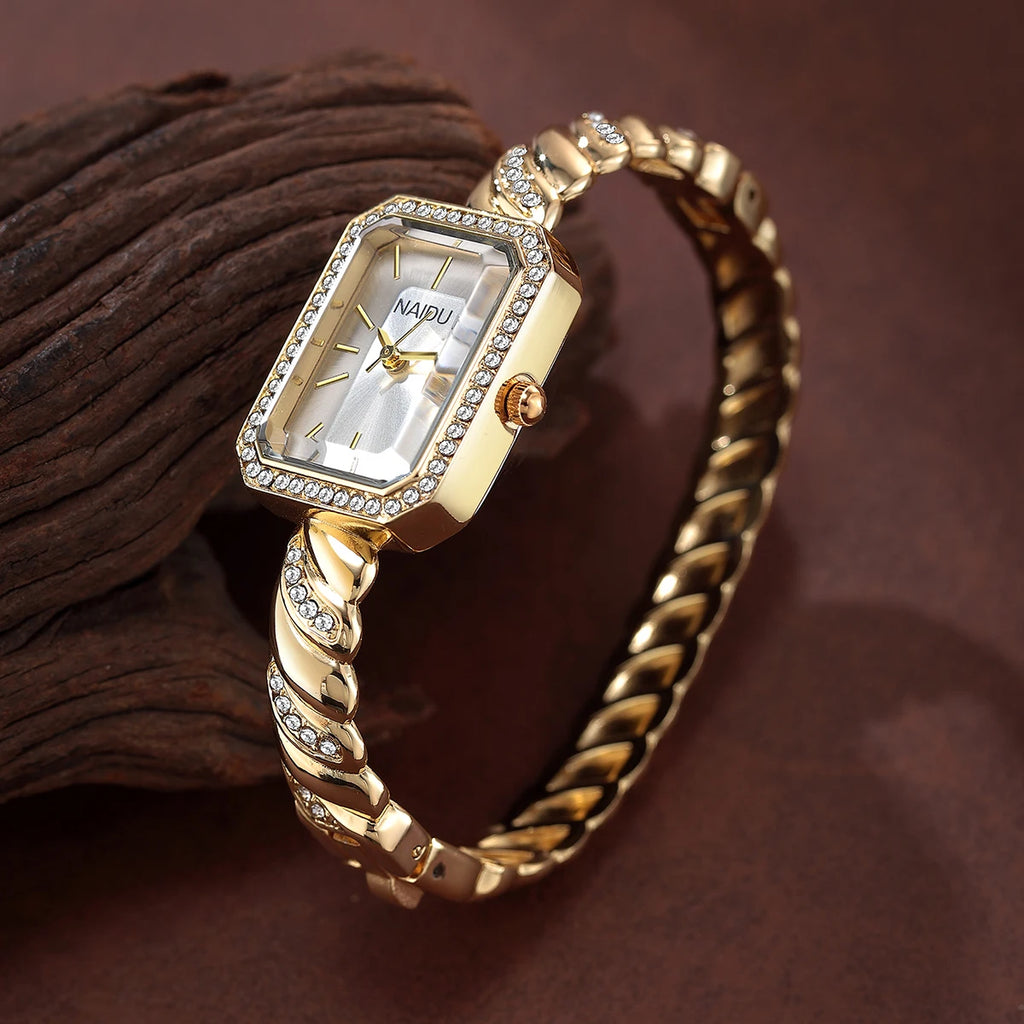 Casual Luxury Bracelet Watch – Quartz, Alloy, Numberless Dial Bracelet Watch Nixie