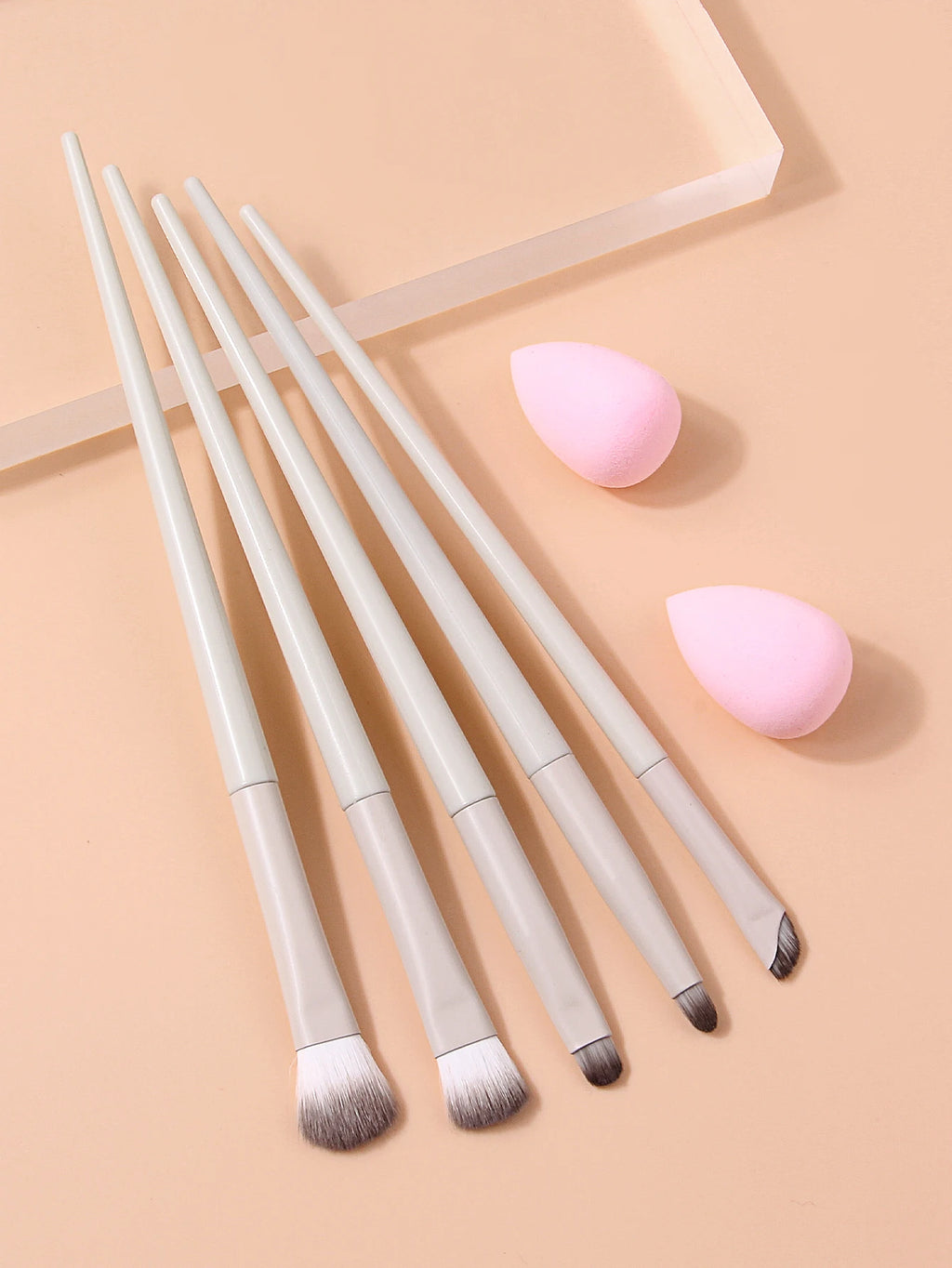 7-Piece Soft Makeup Brush Set – Highlighter, Concealer & Eyeshadow Makeup Brush Set Nixie