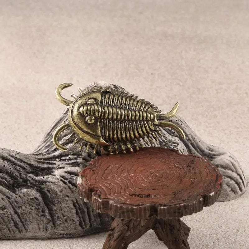 Brass Trilobite Figurine – Retro Desk Ornament & Tea Pet Decorative Figurine Nixie