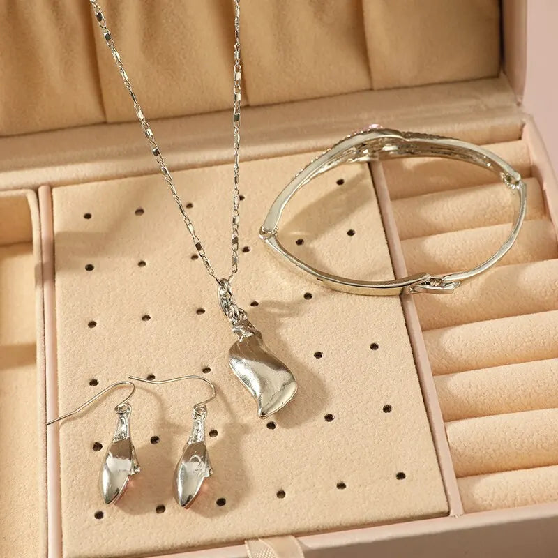 4-Piece Gold-Plated Necklace Bracelet & Earrings Jewelry Set Fashion Jewelry Set Nixie