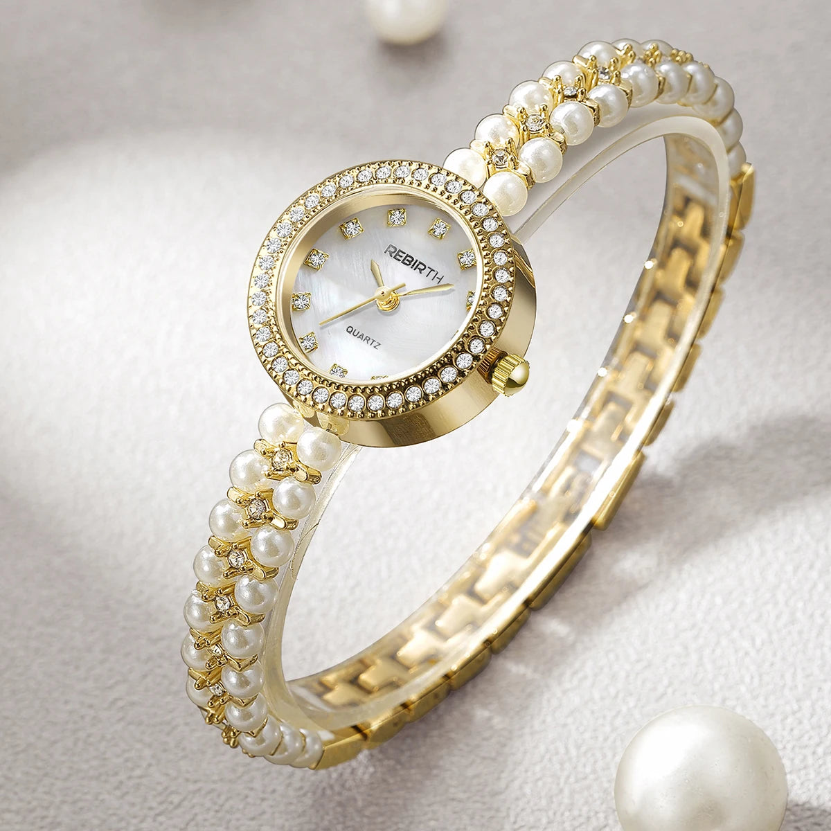 Luxury Women's Bracelet Quartz Watch – Vintage Small Dial Women's Quartz Watch Nixie