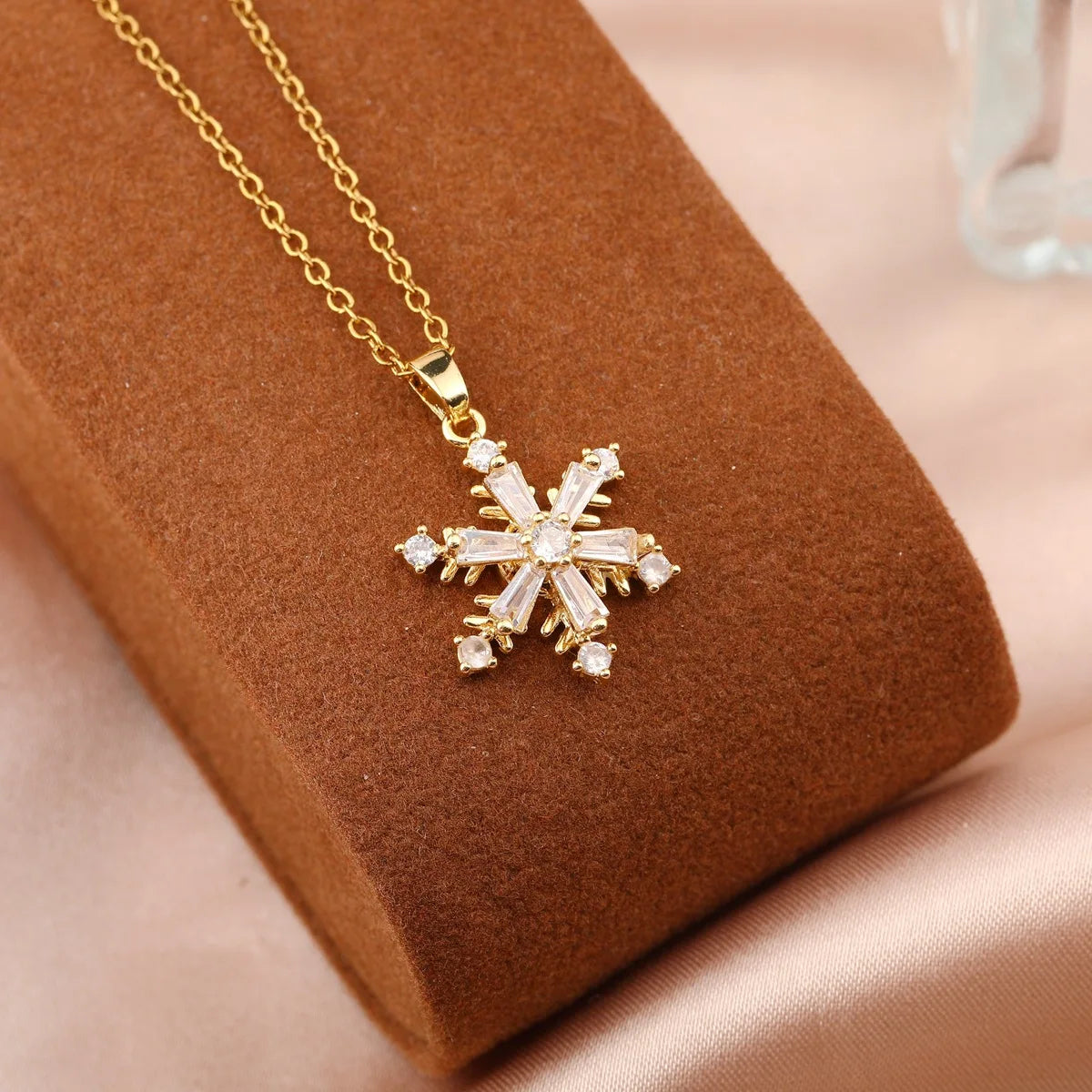Rotating Snowflake Pendant Necklace | Zircon & Stainless Steel