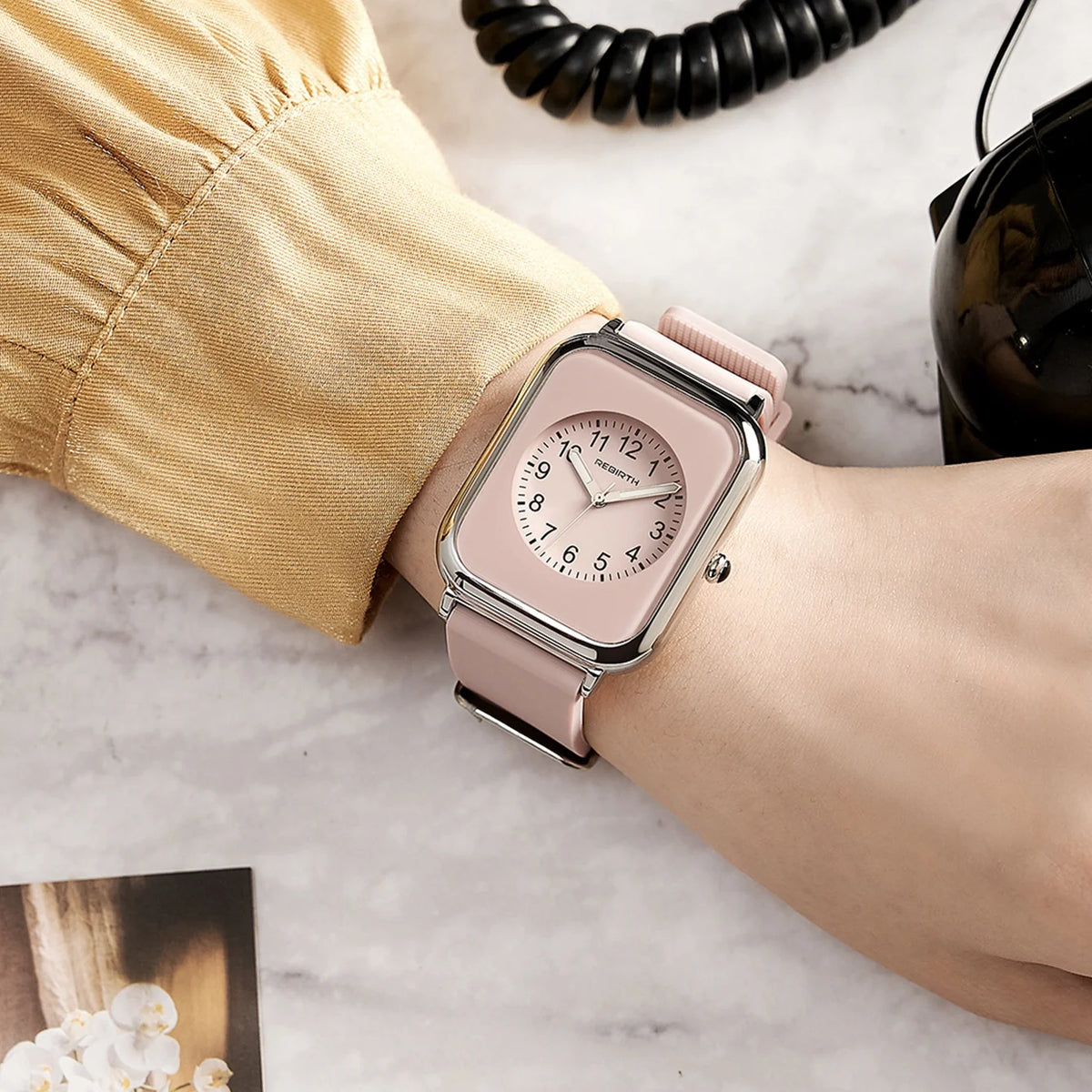 REBIRTH Retro Square Quartz Watch – Silicone Band, 3 Bar Quartz Wristwatch Nixie