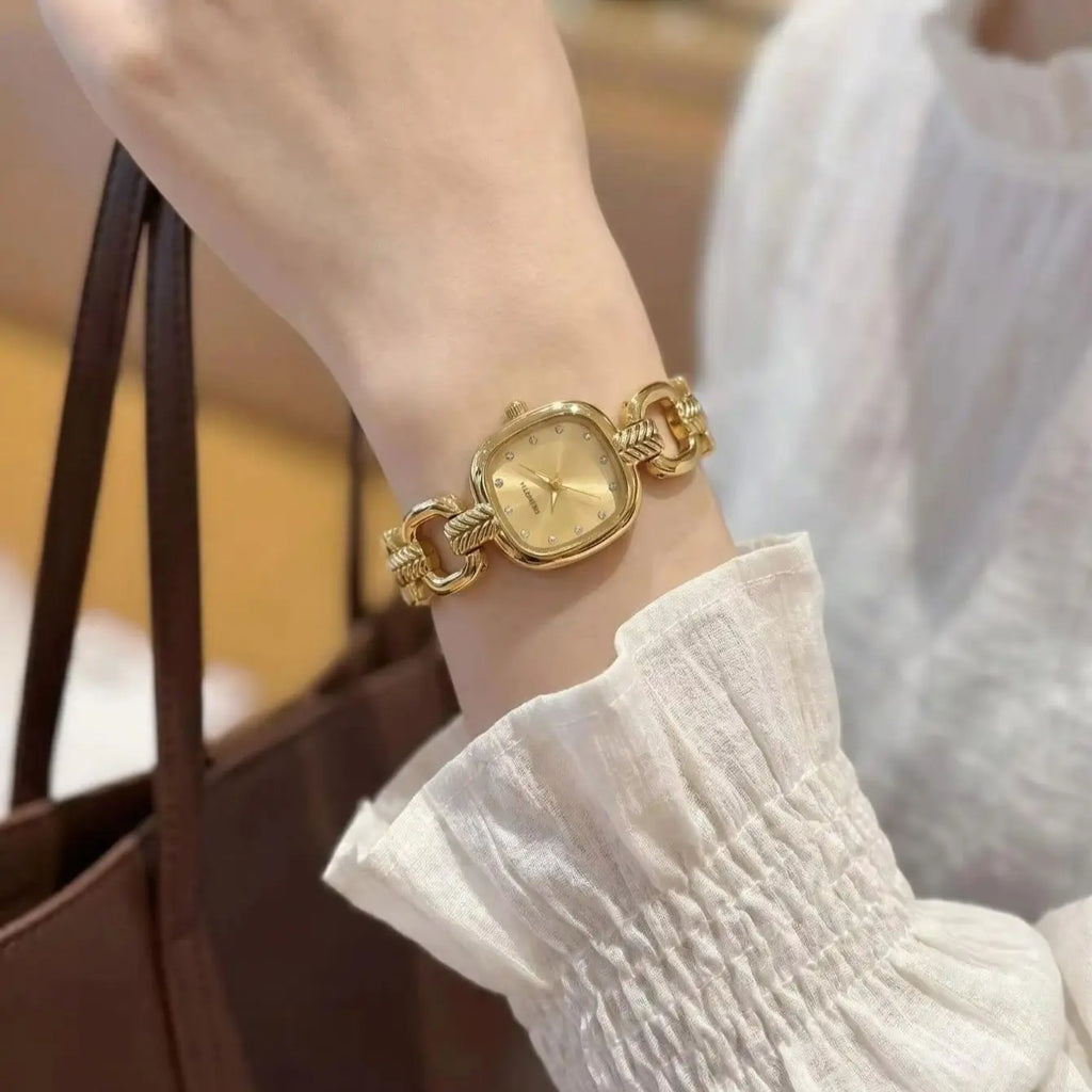 REBIRTH Women's Retro Gold Quartz Watch – Elegant Daily Wear Women's Quartz Watch Nixie