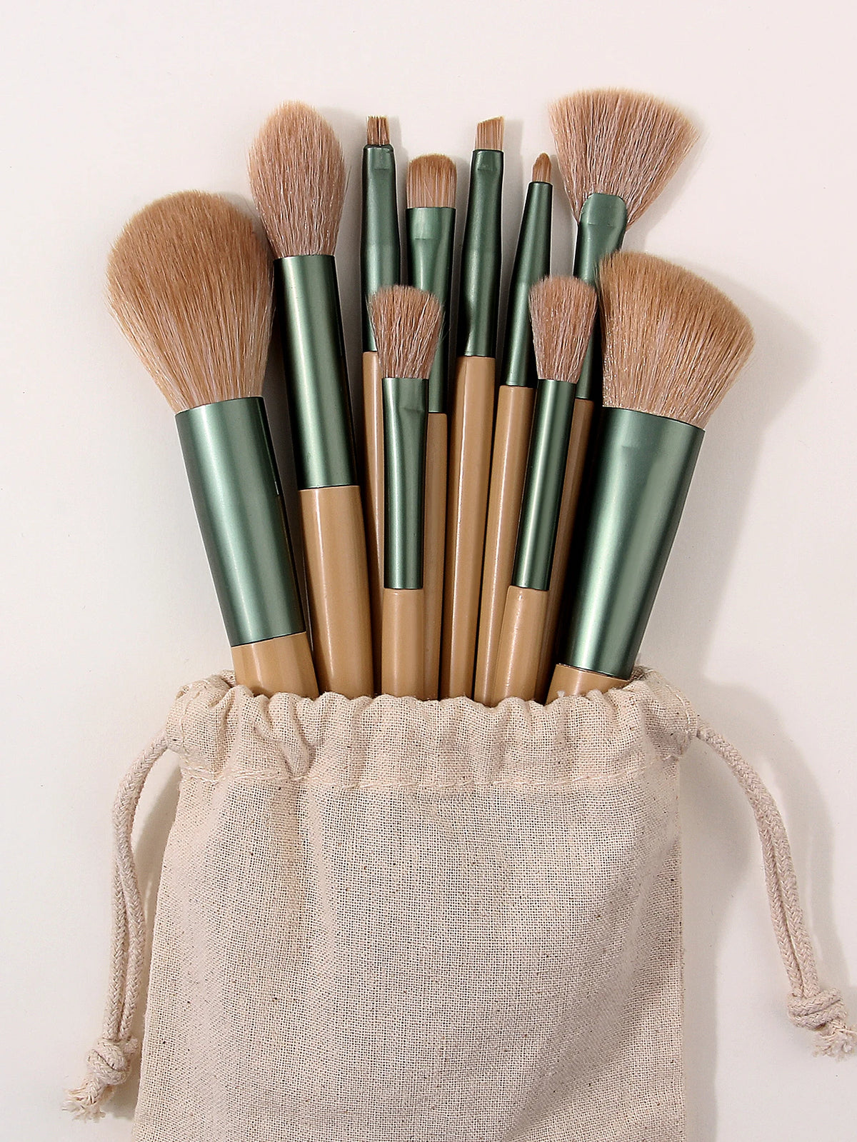 13-Piece Makeup Brush Set with Storage Bag & Powder Puffs Makeup Brush Set Nixie