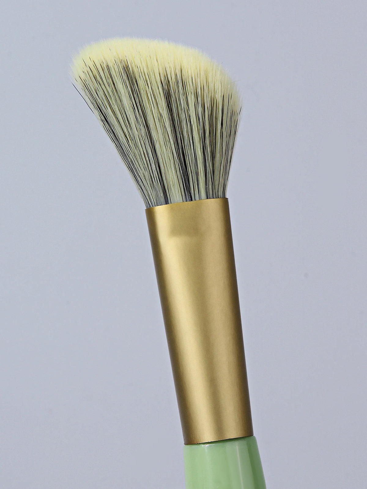 Angled Blush Brush – Soft Wool Fiber for Contour & Bronzer Makeup Brush Nixie