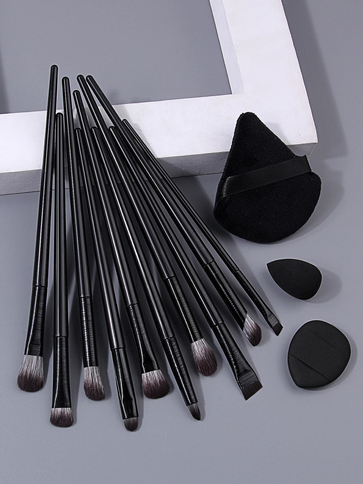 Nixie 13-Pc Eye Makeup Brush Set – Eyeshadow & Contour Eye Makeup Brush Set Nixie