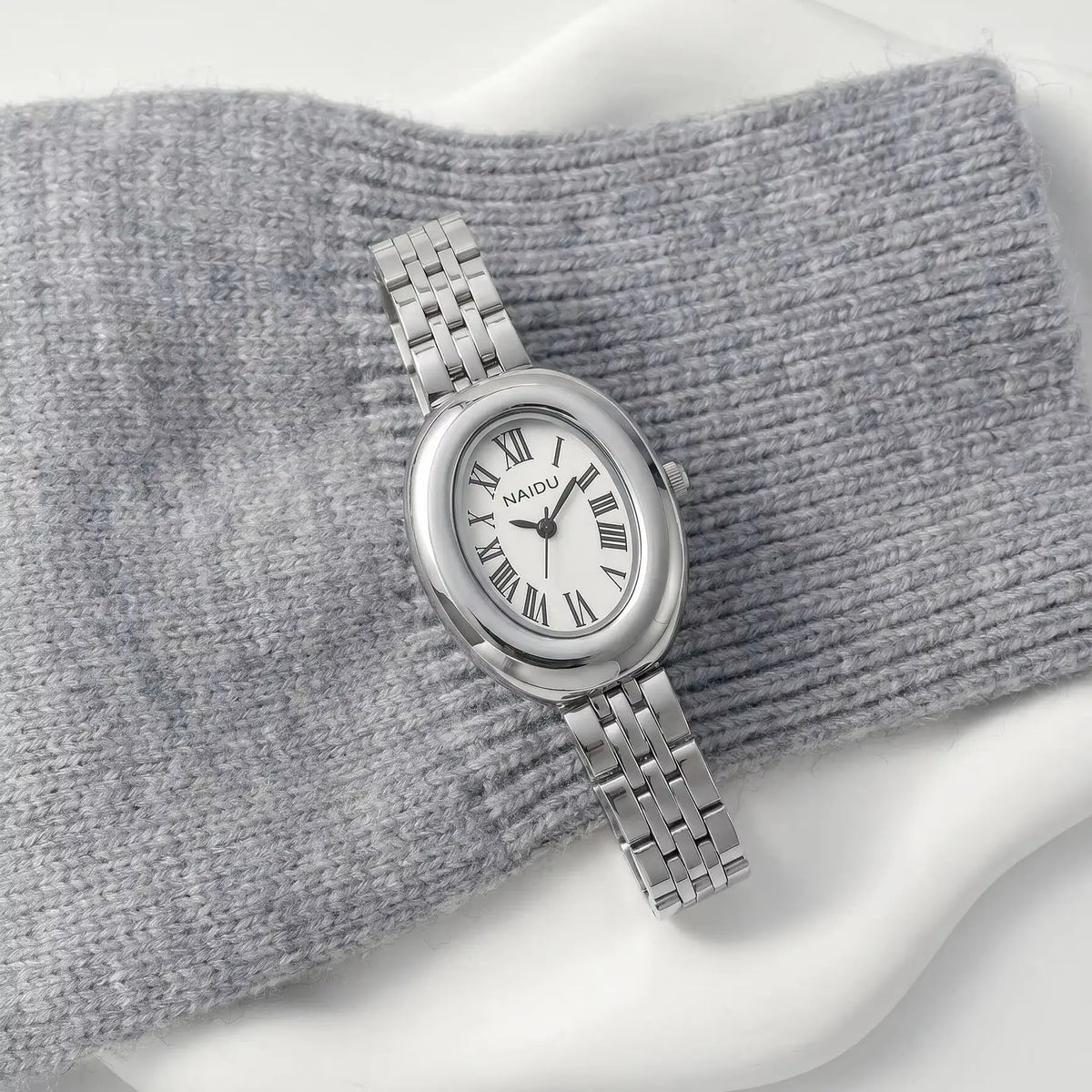 Retro Oval Roman Numeral Women's Quartz Watch | Classic Style