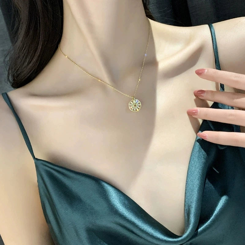 Zircon Wheel Pendant Necklace – Minimalist Gold Clavicle Chain Pendant Necklace Nixie